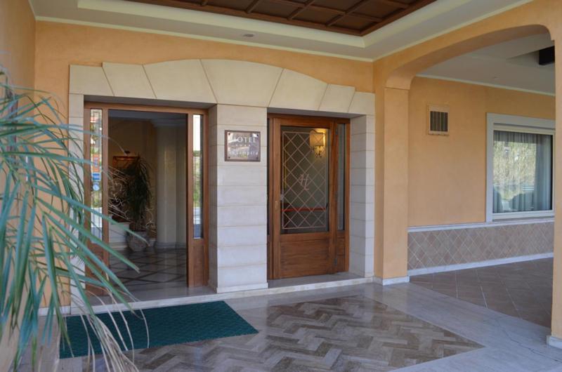 Hotel Ristorante La Lampara Джицерия Екстериор снимка