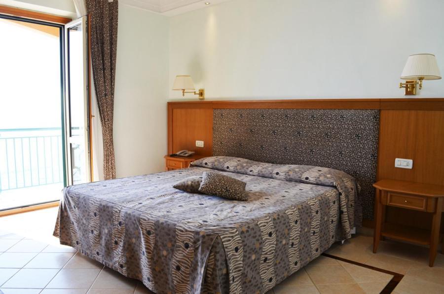 Hotel Ristorante La Lampara Джицерия Екстериор снимка