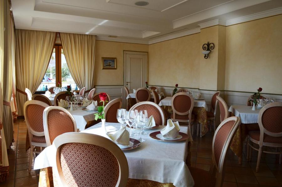 Hotel Ristorante La Lampara Джицерия Екстериор снимка